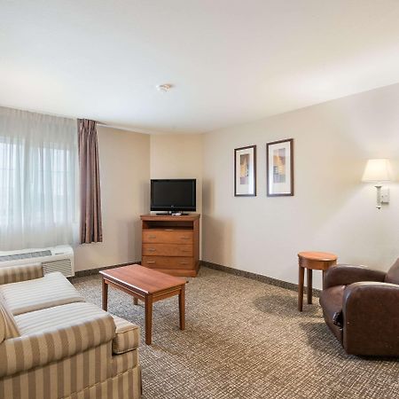 Suburban Extended Stay Hotel Waterloo - Cedar Falls - Cedar Valley מראה חיצוני תמונה